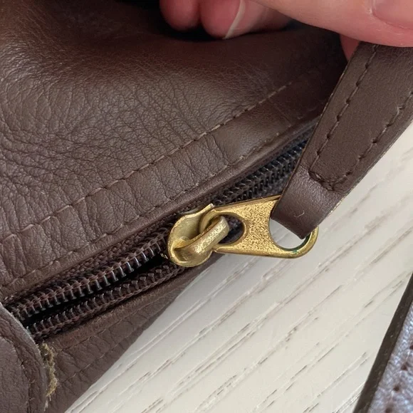 ⬇️ SPECIAL PRICE DROP ⬇️ Vintage COACH - Leather Handbag - Picture 11 of 11